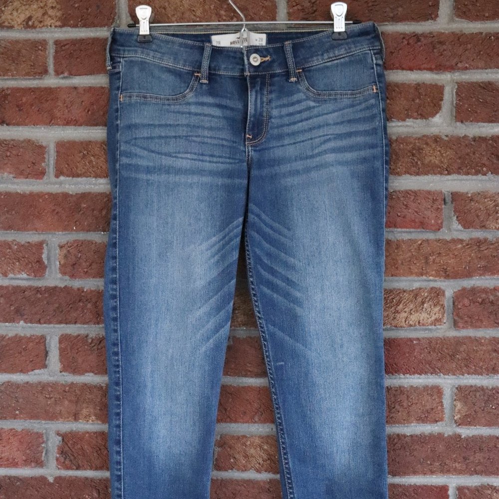 Hollister Women's Skinny Jeans in Medium Blue Denim - Picture 10 of 15